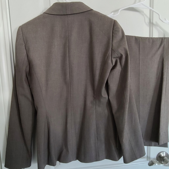 Antonio Melanie Suit: I accept most offers - Picture 3 of 11